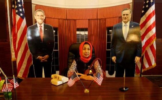 Betapa Berani Orang orang Ini Narsis di Meja Kerja Obama - 201211_7_191933p.JPG