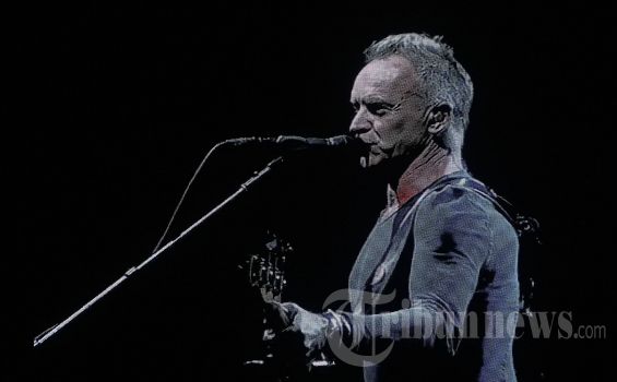 Foto Aksi Panggung Sting di Konser Back to Bass Tour - sting31.jpg