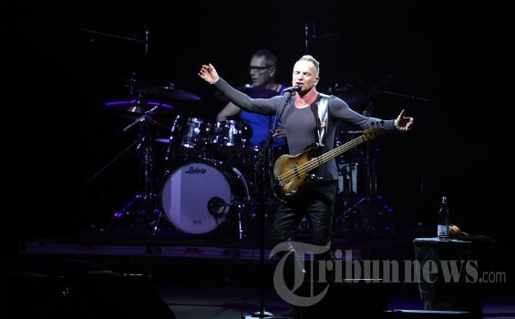 Foto Aksi Panggung Sting di Konser Back to Bass Tour - sting5.jpg