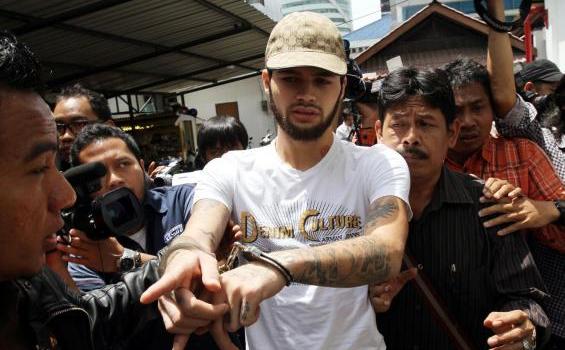 Diego Michiels Dilimpahkan Ke Kejaksaan (FOTO) - 20121219HERU08_DIEGO_MICHIELS_DI_KEJAKSAAN.jpg