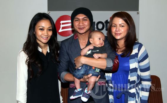 Kebahagiaan Anji Bersama Anak Istri Syukuri Penghargaan Best Vokal - 20121228_Anji_3017.jpg