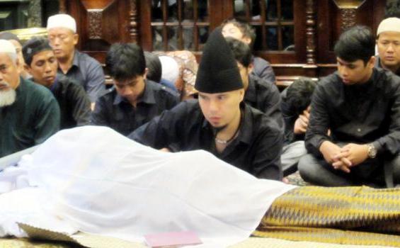 FOTO Ayah Ahmad Dhani Tutup Usia - ayah_Ahmad_dhani05_Meninggal1.jpg