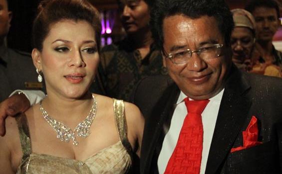 Foto-foto Anang Melamar Ashanty di Hotel Shangri La - HOTMAN_PARIS_PENGACARA031.jpg