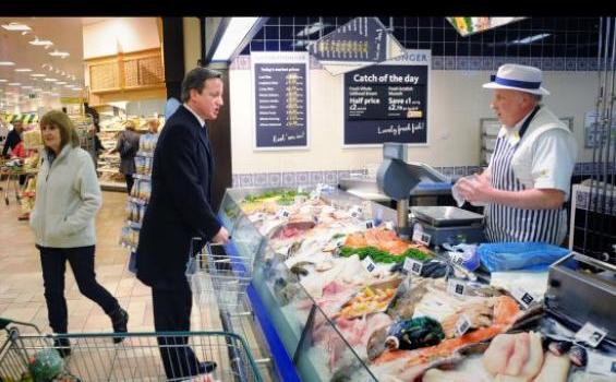 Perdana Menteri Inggris Belanja di Supermaket (Foto) - DAVID-CAMERON-3.jpg
