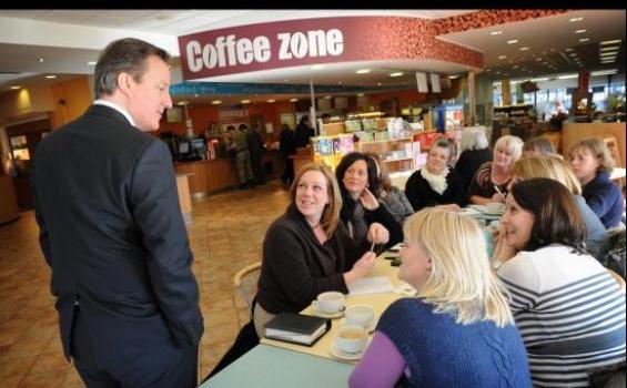 Perdana Menteri Inggris Belanja di Supermaket (Foto) - DAVID-CAMERON-4.jpg