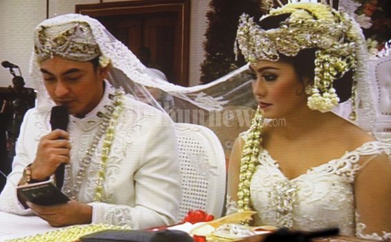 Prosesi Akad Nikah Zumi Zola dan Sherrin Tharia (Foto) - zumi3.jpg