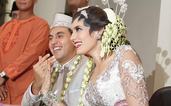 Romantisme Pengantin Baru Carissa Puteri dan Navies - Nikah3.jpg