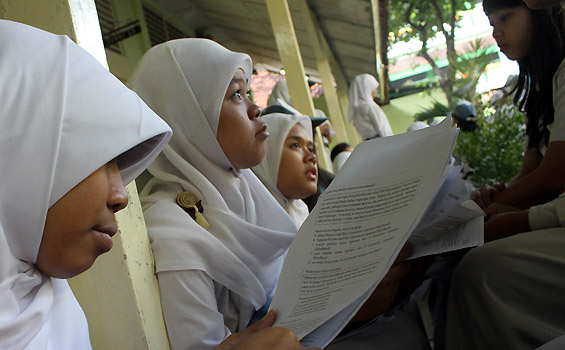 Suasana Pelaksanaan Ujian Nasional di Jakarta (FOTO) - Ujian_Nasional04.jpg