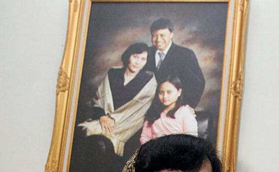 Haru Biru di Kediaman Widjajono Partowidagdo (Foto) - istri_widjajono2.jpg