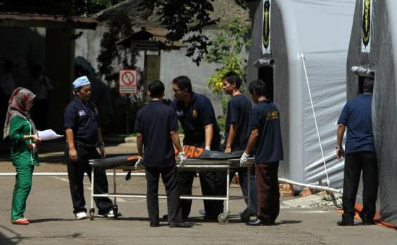 Identifikasi Korban Sukhoi di RS Soekanto (FOTO) - DVI3.jpg