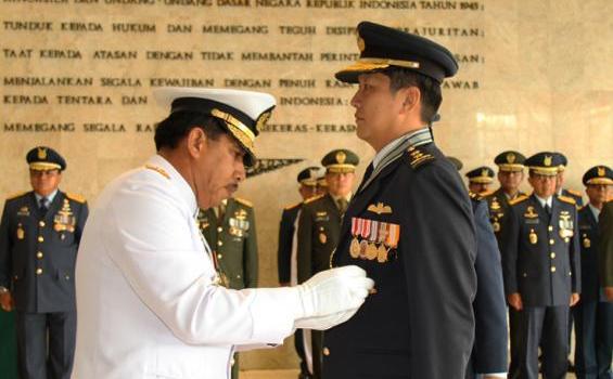 Panglima TNI Sematkan Tanda Kehormatan di Cilangkap (Foto) - 3_(1).jpg
