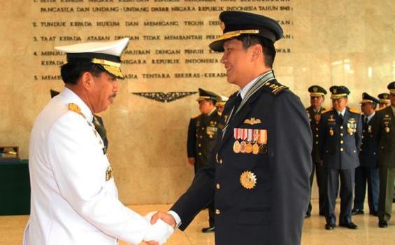 Panglima TNI Sematkan Tanda Kehormatan di Cilangkap (Foto) - 71.jpg