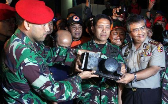 Foto-foto Black Box Sukhoi Gosong Terbakar - black_box_gosong3.jpg