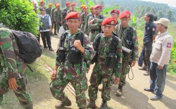 FOTO: 124 Anggota Tim SAR dan Relawan Tiba di Cimalati - Tim_Evakuasi2.JPG