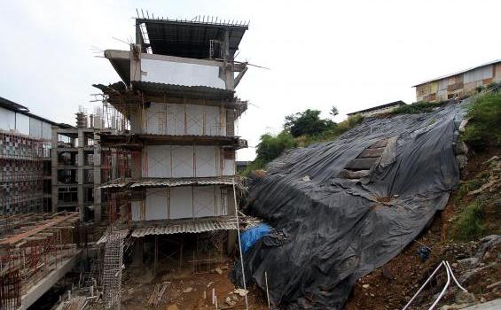 FOTO Proyek Hambalang Terhenti - 20120530DAN05PROYEK_HAMBALANG.jpg