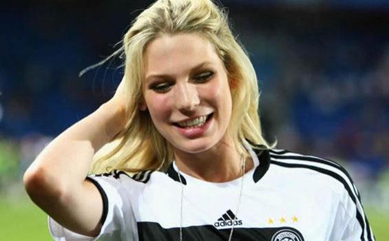 FOTO: Pesona WAGs di Euro 2012 - Sarah_Brandner.jpg