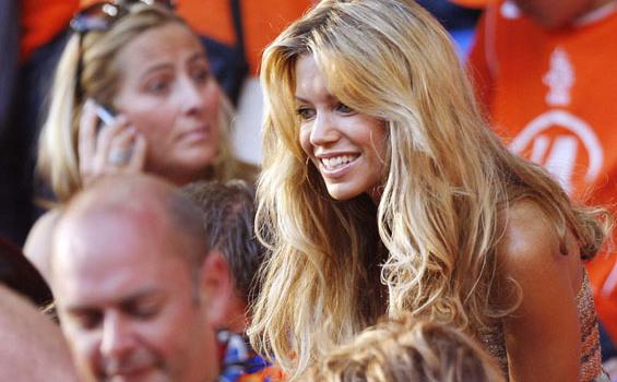 FOTO: Pesona WAGs di Euro 2012 - Sylvie_Van_Der_Vaart.jpg