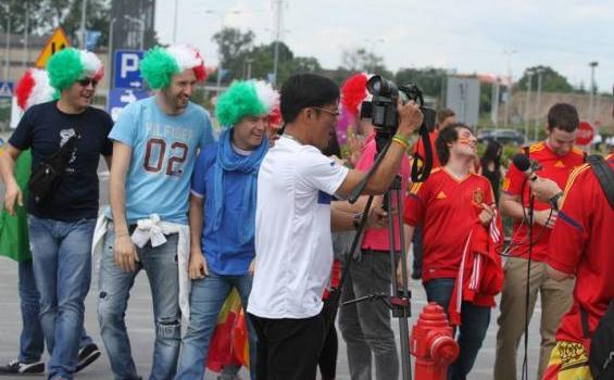 Suporter Spanyol dan Italia Mulai Padati Stadion PGA Arena - Suporter_Spanyol_dan_Italia.jpg