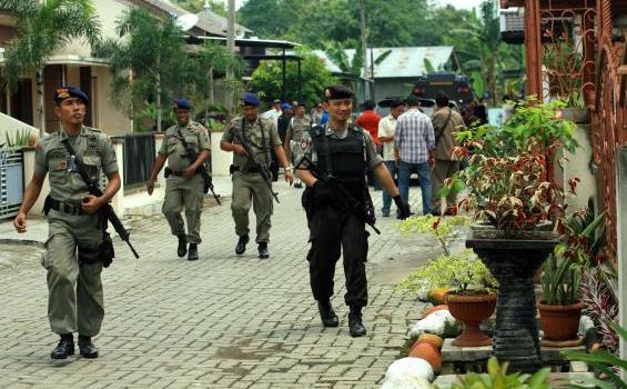 FOTO Penggrebekan Teroris di Medan - 20120621DED_013.jpg