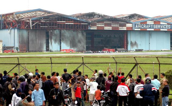 Peristiwa Bandung Terulang Lagi di Halim - Fokker_27_jatuh_di_bandung1.jpg