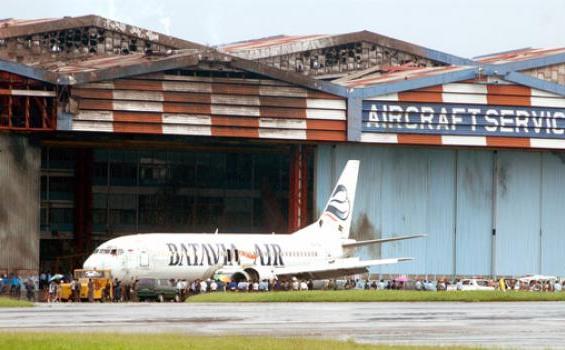 Peristiwa Bandung Terulang Lagi di Halim - fokker_27_Bandung3.jpg