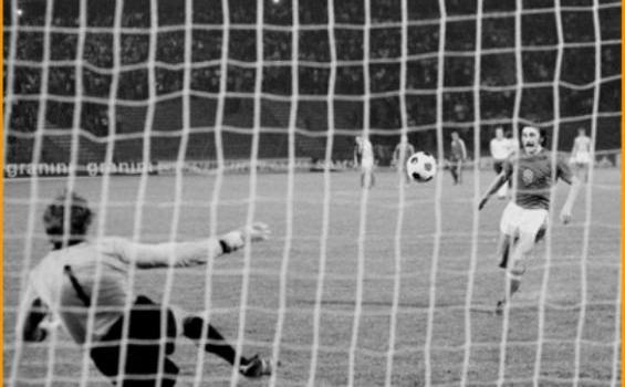 Antonin Panenka Teringat Penaltinya Saat Jinakkan Sepp Maier - anton1.jpg