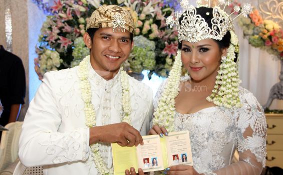 Ketika Iko Uwais 'Mencuri Hati' Audy Item (Foto) - audy_nikah1.jpg