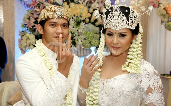 Ketika Iko Uwais 'Mencuri Hati' Audy Item (Foto) - audy_nikah2.jpg