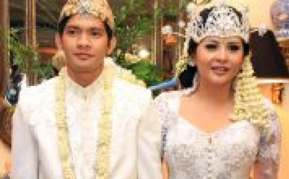 Ketika Iko Uwais 'Mencuri Hati' Audy Item (Foto) - audy_nikah4.jpg