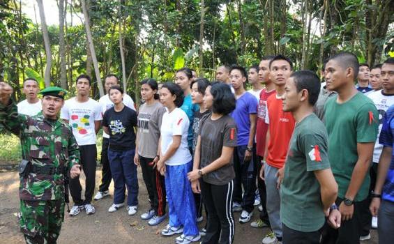 Begini Gaya Mahasiswa Saat Dilatih Keras oleh TNI (Foto) - A.jpg
