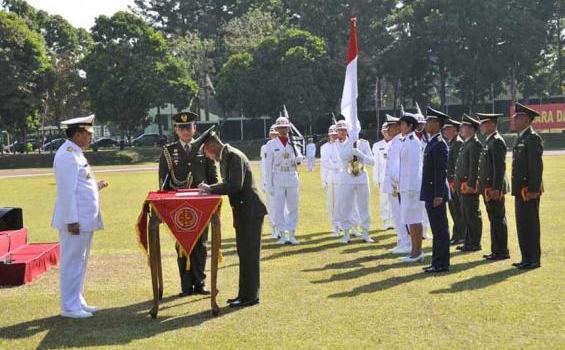 Foto-foto Pengambilan Sumpah Perwira Oleh Panglima TNI - _DSC9192.jpg