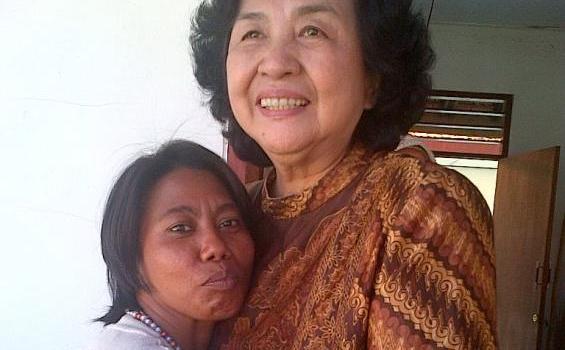 Relawan Asal Amerika Baksos di Liponsos Keputih - Foto_12.jpg