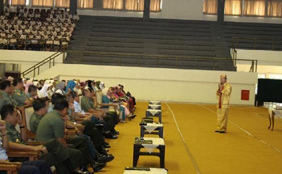 Koko Liem Ceramahi Anggota TNI soal Hikmah Puasa (Foto) - brita_5.jpg
