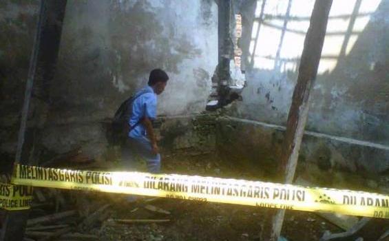 Dr SMS Korban Ingin Kasih Cokelat dan Boneka - lokasi_pembunuhan_dwikomala_sari1.jpg
