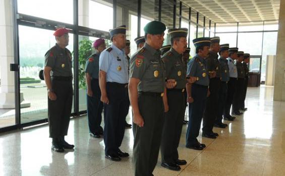 23 Perwira Tinggi TNI Naik Pangkat di Ruang Hening Mabes - 33.jpg