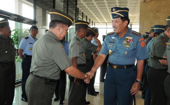 23 Perwira Tinggi TNI Naik Pangkat di Ruang Hening Mabes - 43.jpg