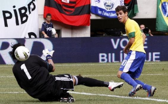 Ini Dia Calon Bintang Sepak Bola di Olimpiade 2012 - Brazil_forward_Oscar.jpg