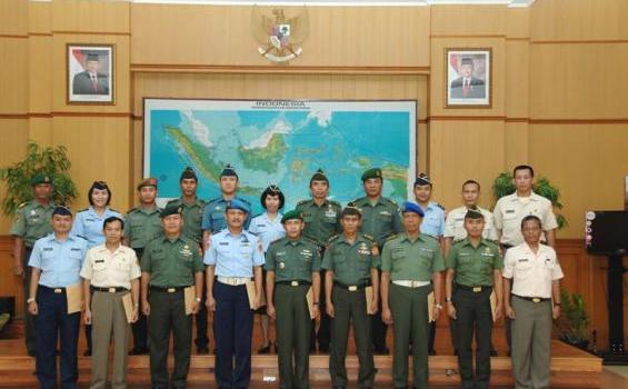Anggota TNI dan PNS Diajari Menulis Opini di Mabes - DSC_0091.JPG