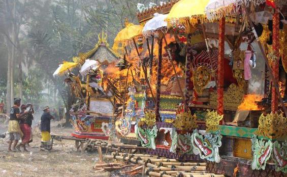 Masyarakat Hindu Gelar Ngaben Massal di Way Panji - upacara_ngaben2.jpg
