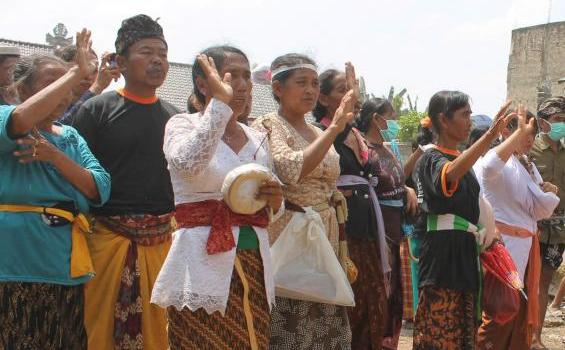 Masyarakat Hindu Gelar Ngaben Massal di Way Panji - upacara_ngaben5.jpg