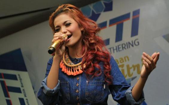 FOTO-FOTO : Citra Scholastika @citraScholast - 20120813JEP09_Citra_Scholastika_-_Citra_Idol1.jpg