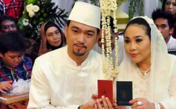 Bahagianya Nunung OVJ Menjadi Nyonya Iyan Sambiran (Foto) - nikah_nunung2.jpg
