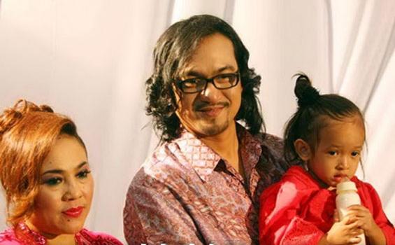 Bahagianya Nunung OVJ Menjadi Nyonya Iyan Sambiran (Foto) - nikah_nunung4.jpg