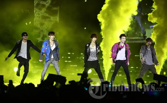 Heboh Konser SMTown, Wajahnya Kok Mirip-mirip ya? - 20120923_Konser_SMTOWN_Live_World_Tour_III_in_Jakarta_62741.jpg