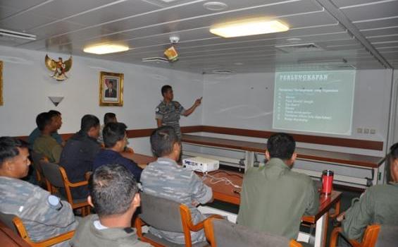 Prajurit Tampan Tunjukkan Seaman Brotherhood (Foto) - 43.jpg