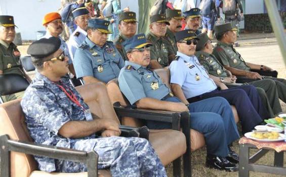 Penerjun Cantik Salaman dengan Panglima TNI (Foto) - _DSC6715.JPG