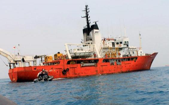 Pencarian Korban KMP Bahuga Jaya Hari Keempat - kapal_evakuasi.jpg
