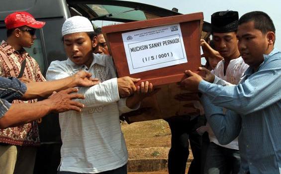 Foto Pemakaman Terduga Teroris Solo - 20120907HERU11_PEMAKAMAN_TERORIS_SOLO1.jpg