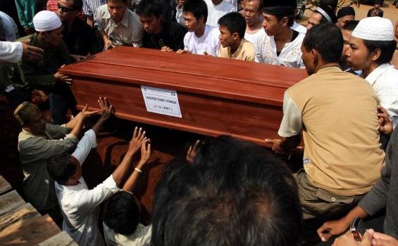 Foto Pemakaman Terduga Teroris Solo - 20120907HERU12_PEMAKAMAN_TERORIS_SOLO1.jpg