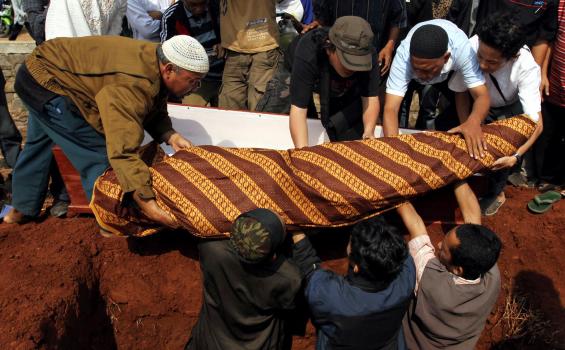 Foto Pemakaman Terduga Teroris Solo - 20120907HERU13_PEMAKAMAN_TERORIS_SOLO1.jpg
